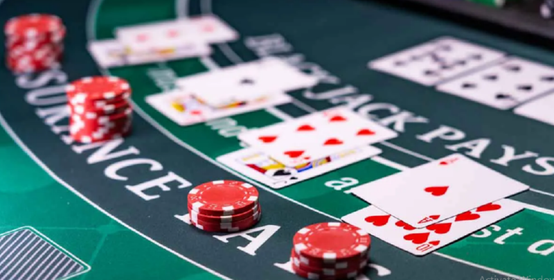 Nếu bạn có 17 điểm trở lên, tốt nhất bạn hãy stand để tránh bị bust