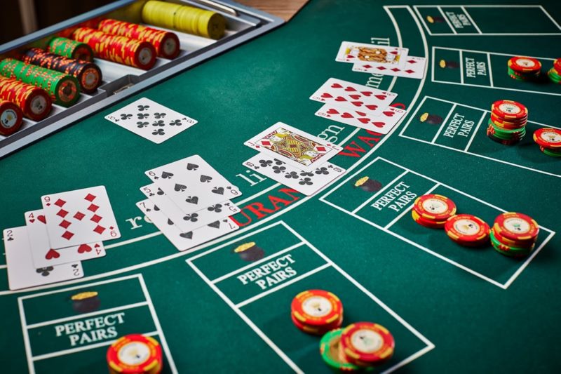 Nắm chắc thuật ngữ sẽ giúp người chơi dễ đặt cược blackjack Zonclub